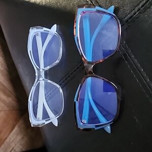 Fashion frame glasses blue light filtering set of white and tortoise blue
